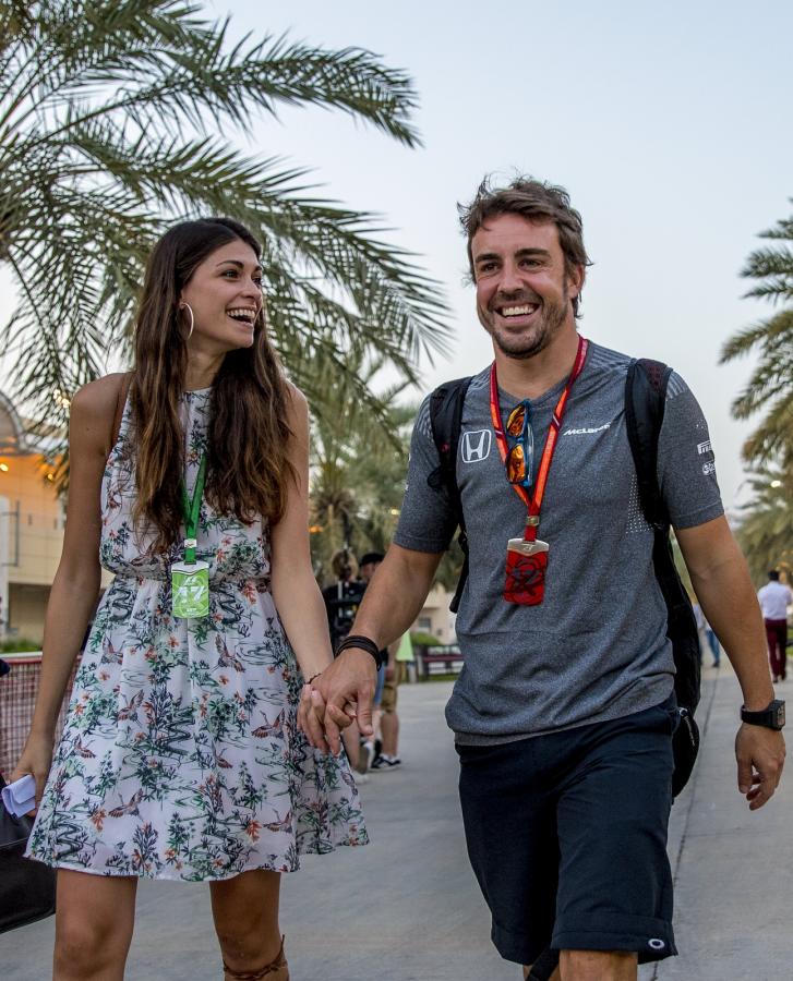 Fernando Alonso zabrał do Bahrajnu swoją piękną dziewczynę