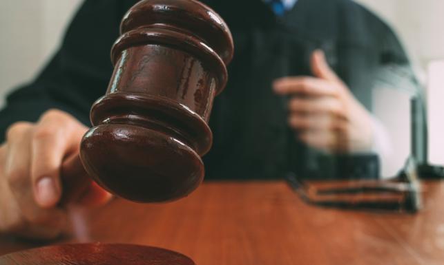 Groźby, włamania, uszkodzenia opon... Brytyjski dziennik: Polscy sędziowie są zastraszani przez państwo