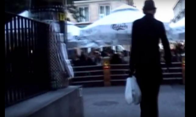 Był elementem warszawskiego folkloru. Krążyły o nim miejskie legendy. Czarny Roman nie żyje
