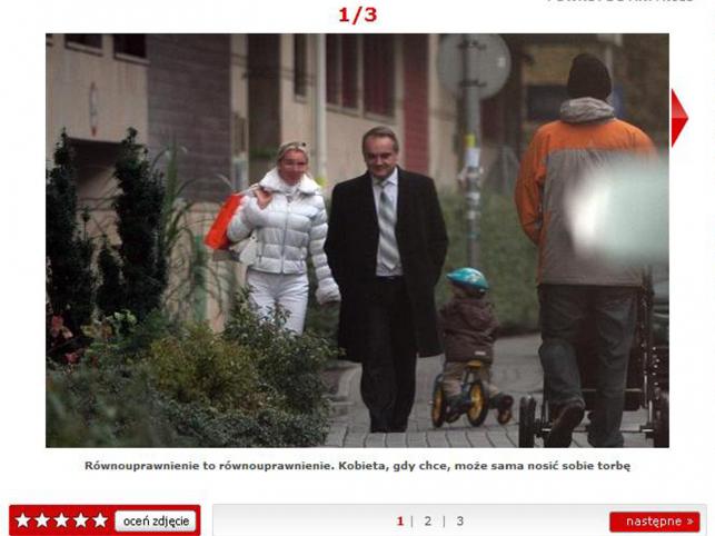 Waldemar Pawlak spaceruje z Królową Śniegu