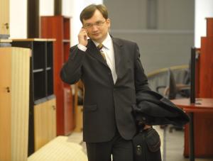 Ziobro poszedł do sądu, a nie przed komisję