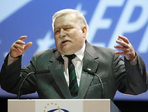 Piotr Stasiński: "Wałęsa oddaje się Ganley'owi jak kurtyzana"