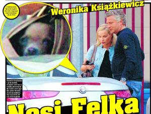 Książkiewicz nosi psa w torebce