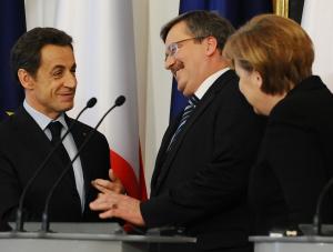 Nicolas Sarkozy, Bronisław Komorowski i Angela Merkel podczas szczytu Trójkąta Weimarskiego w Warszawie