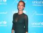 Uma Thurman olśniewa dekoltem i figurą 
