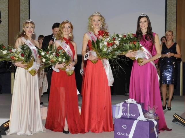Laureatki wyborów Miss Kosmetyczek 2012 - od lewej: Kalina Skwarcz, Anna Matuk, Angelika Plank i Agnieszka Fennig.