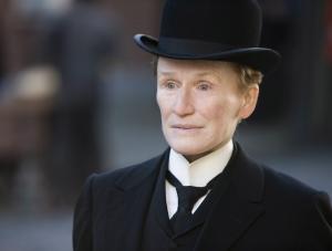 Glenn Close jako Albert Nobbs
