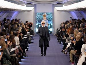Karl Lagerfeld na Paris Fashion Week.
