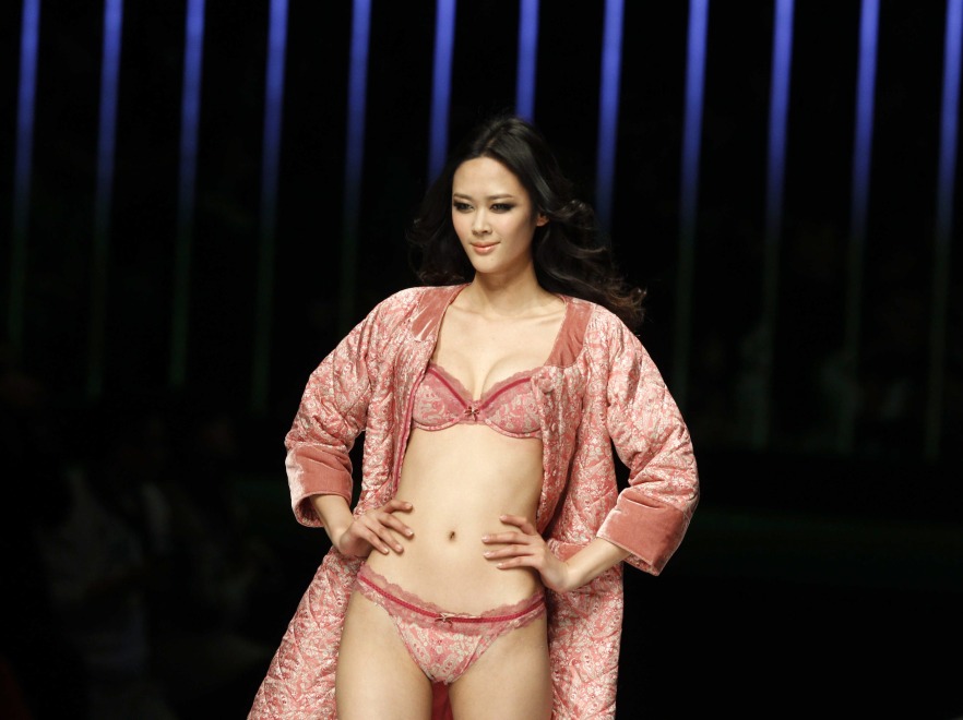 China Fashion Week - pokaz bielizny marki Eve's Temptation