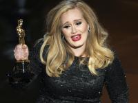 Oscary 2013 i wielkie emocje: Adele płacze, Jennifer Lawrence się potyka