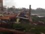 Tornado odchodzi, rodzina wychodzi z piwnicy. Co widzi? [WIDEO]