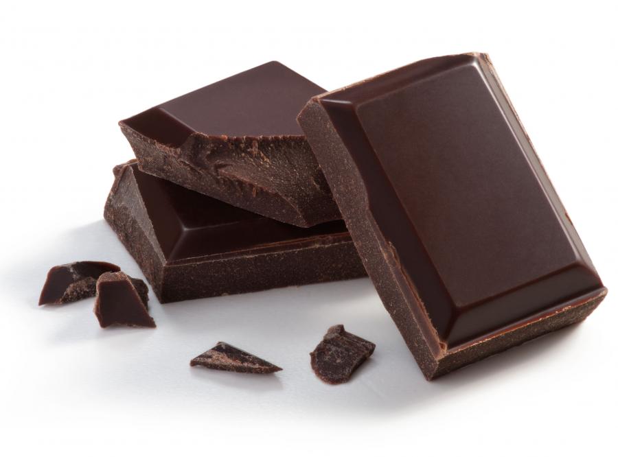 Czekolada mleczna (42 g) – 229 kcal