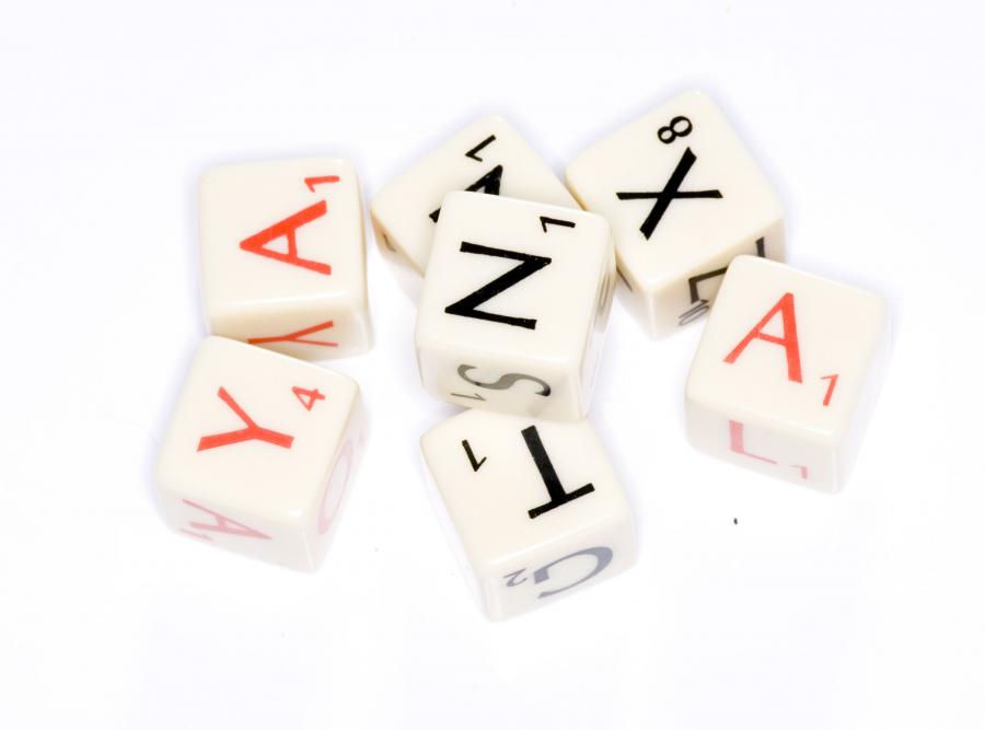 12. Scrabble lub inna gra planszowa