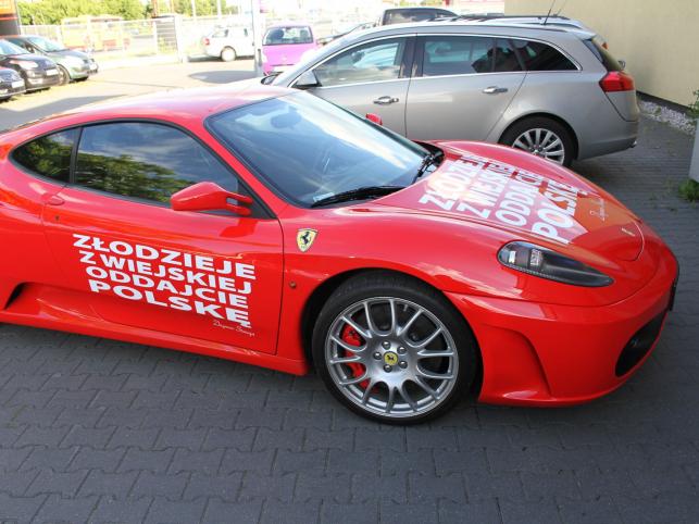 Oklejone ferrari