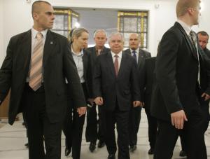 Prezydentowi obcinają, posłom dodają