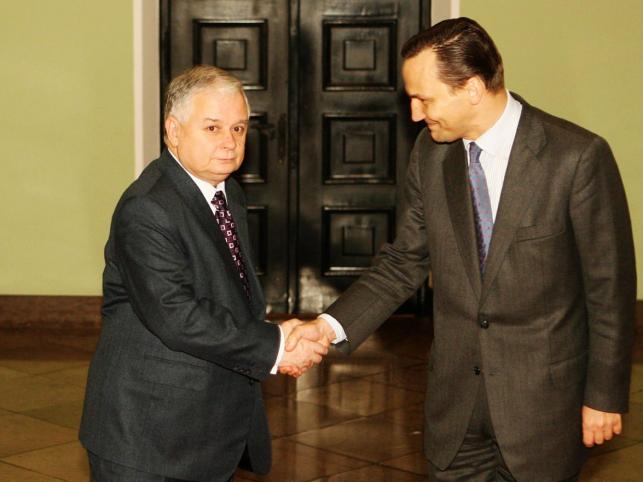 Sikorski: Wciąż muszę się  tłumaczyć za ludzi Kaczyńskiego