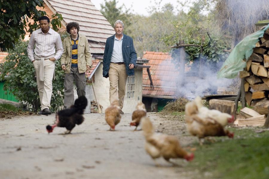 Jesse Eisenberg w filmie "W pogoni za zbrodniarzem"