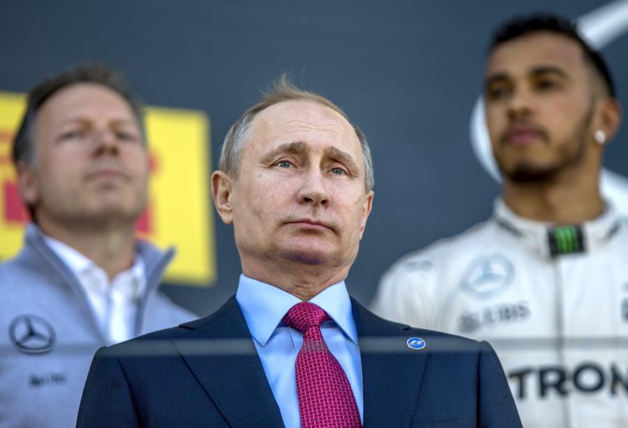 Piękne Rosjanki i Putin dodatkową "atrakcją" Grand Prix Formuły 1 w Soczi.
