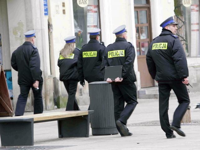 Rząd tnie pieniądze na służby mundurowe