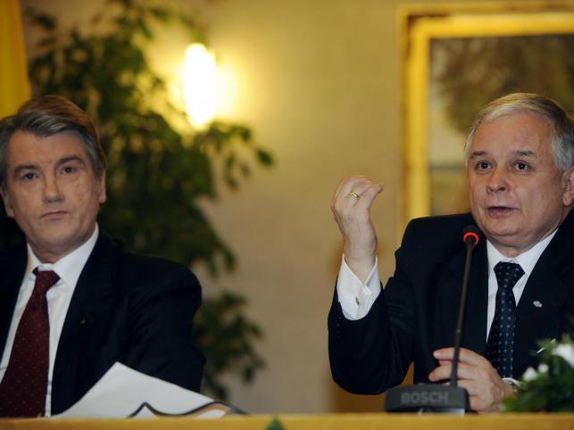 Juszczenko i Kaczyński proponują spotkanie w sprawie gazu