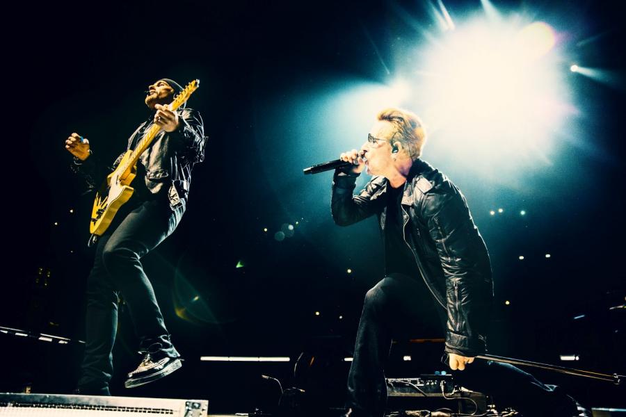 U2 powrót do Paryża. RECENZJA albumu DVD "iNNOCENCE + eXPERIENCE – Live In Paris", Italo Disco, Euro Disco, 80's, 90's, radio station U2 powrót do Paryża. RECENZJA albumu DVD "iNNOCENCE + eXPERIENCE – Live In Paris", Italo Disco, Euro Disco, 80's, 90's, radio station