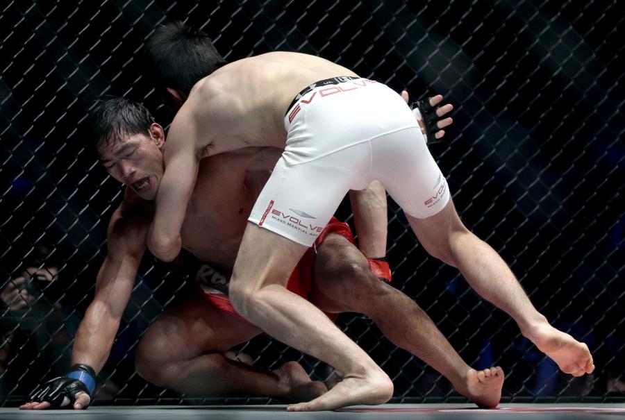 Krew, pot i łzy, czyli "ONE Championship MMA in Singapore"