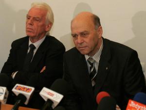 Lato: Nie zwolnię Beenhakkera do września